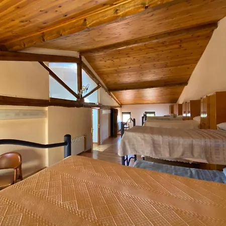 호스텔 Albergue Tubilla Del Lago